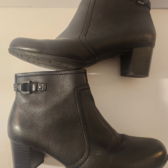 Marks & Spencer Black Leather Ankle Boots with Buckle Detail. US Size 8.5W. - Picture 10 of 10
